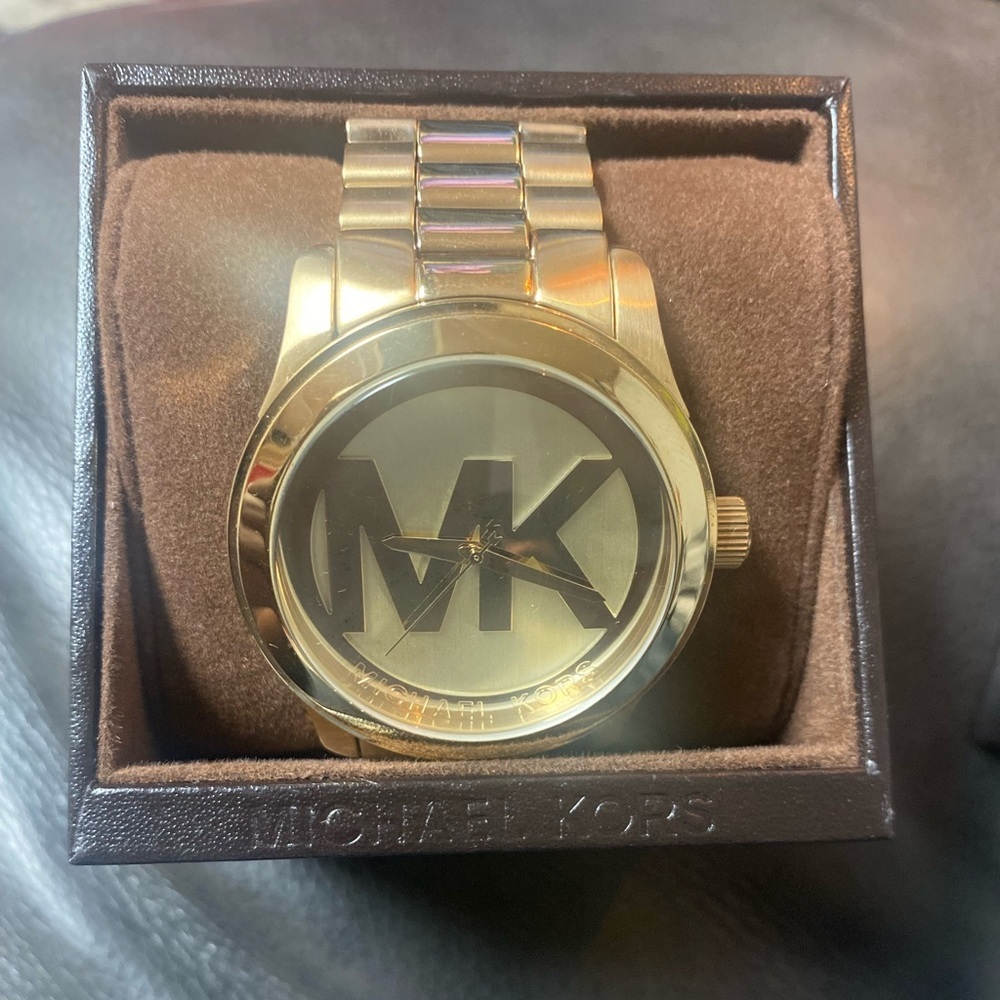 Beautiful Gold MK watch mint condition (ps. needs battery)